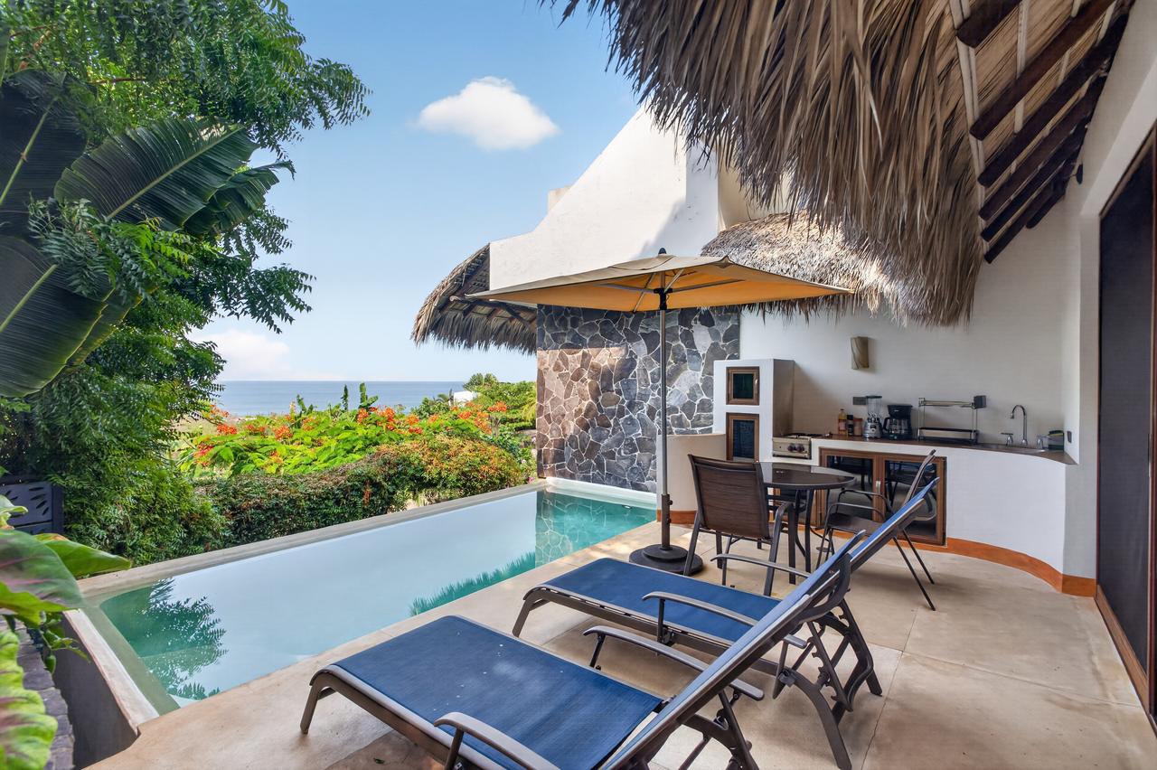 The living space open to the outdoors at Arrazola, Tierra en Armonía