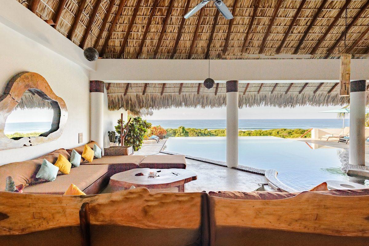 The palapa and dining table at Casa Nova, Tierra en Armonía