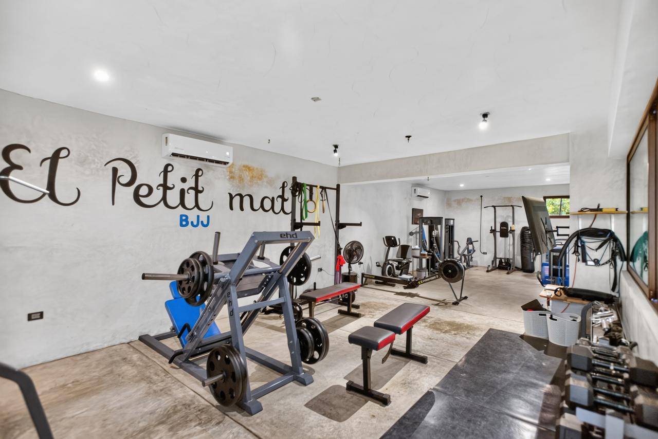 The shared gym at Tierra en Armonía