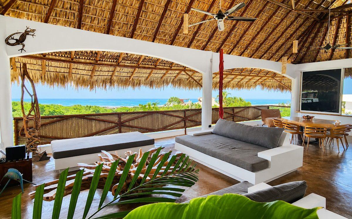 The living space open to the outdoors at Raíz, Tierra en Armonía