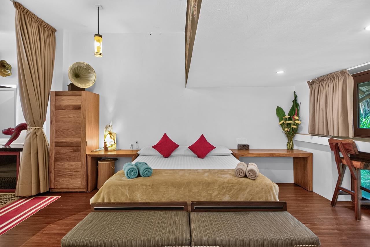 A light-filled bedroom at Tilcajete, Tierra en Armonía