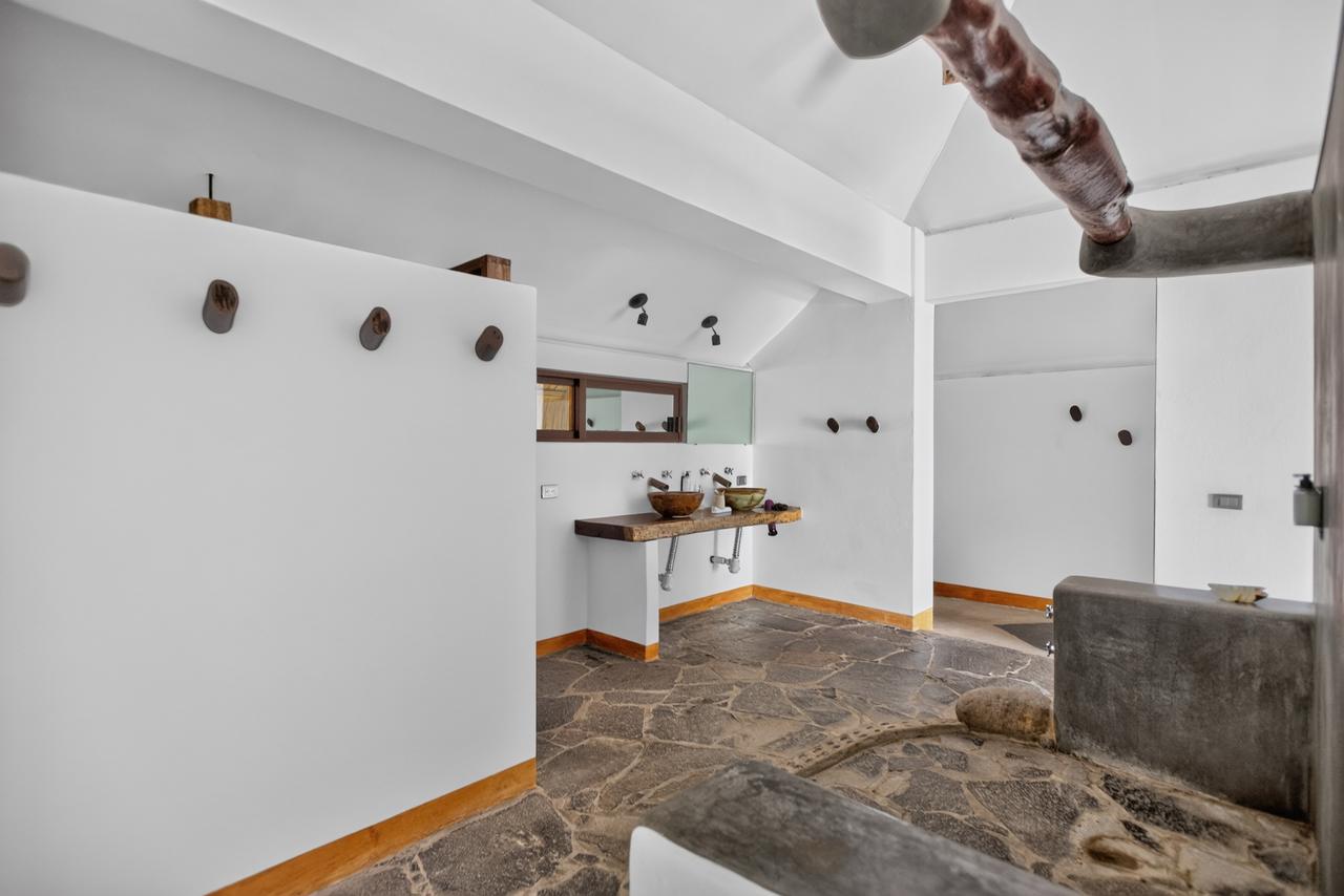 The living space open to the outdoors at Tonal, Tierra en Armonía